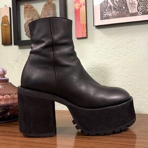 ⚡️UNIF Bonnie Platform Ankle Boots⚡️